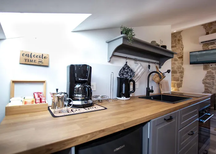 Diamadi-old Town * Ρόβινι