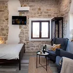 Diamadi-old Town