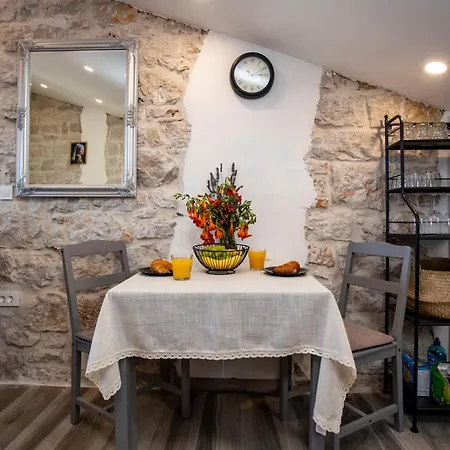 Diamadi-old Town Apartamento